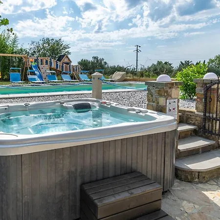 Holiday home Stunning In With Wifi Izola