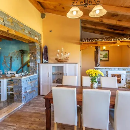 Holiday home Stunning In With Wifi
