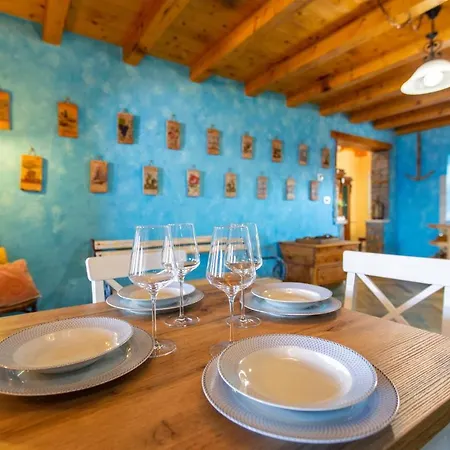 Dom wakacyjny Stunning home in Izola w/ Outdoor swimming pool, Jacuzzi&5 Bedrooms