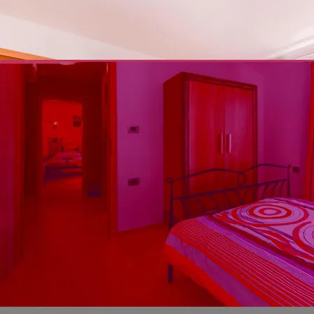 Stunning home in Izola w/ Outdoor swimming pool, Jacuzzi&5 Bedrooms Dom wakacyjny Izola
